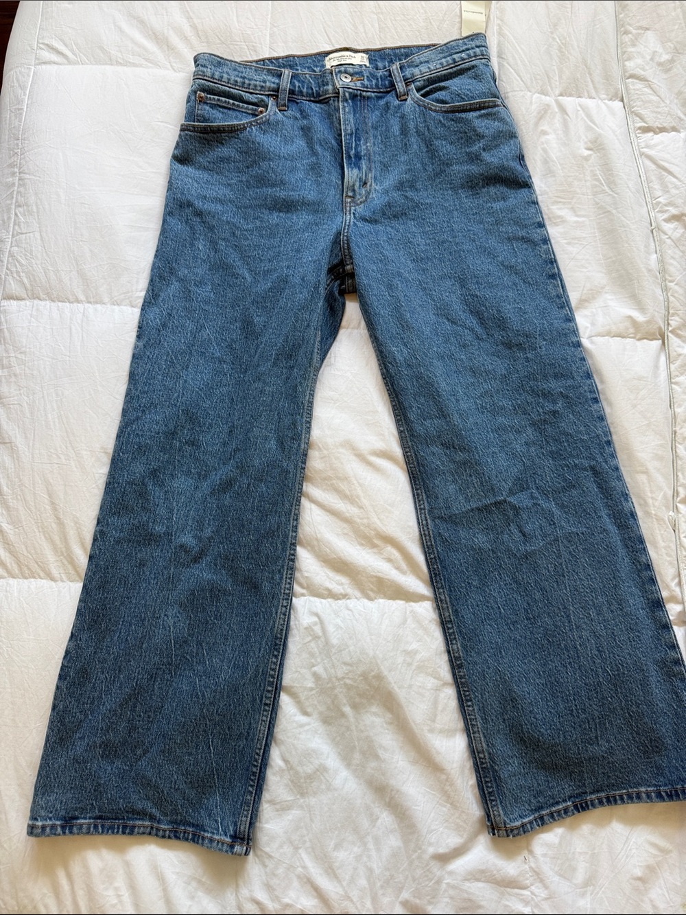 Abercrombie & Fitch High-Rise Wide-Leg Jeans in Medium Blue